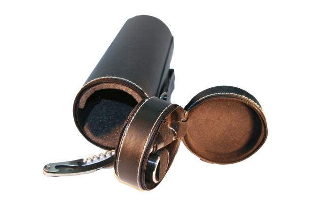 CUTIE PIELE NEAGRA CU 3 ACCESORII CP 01